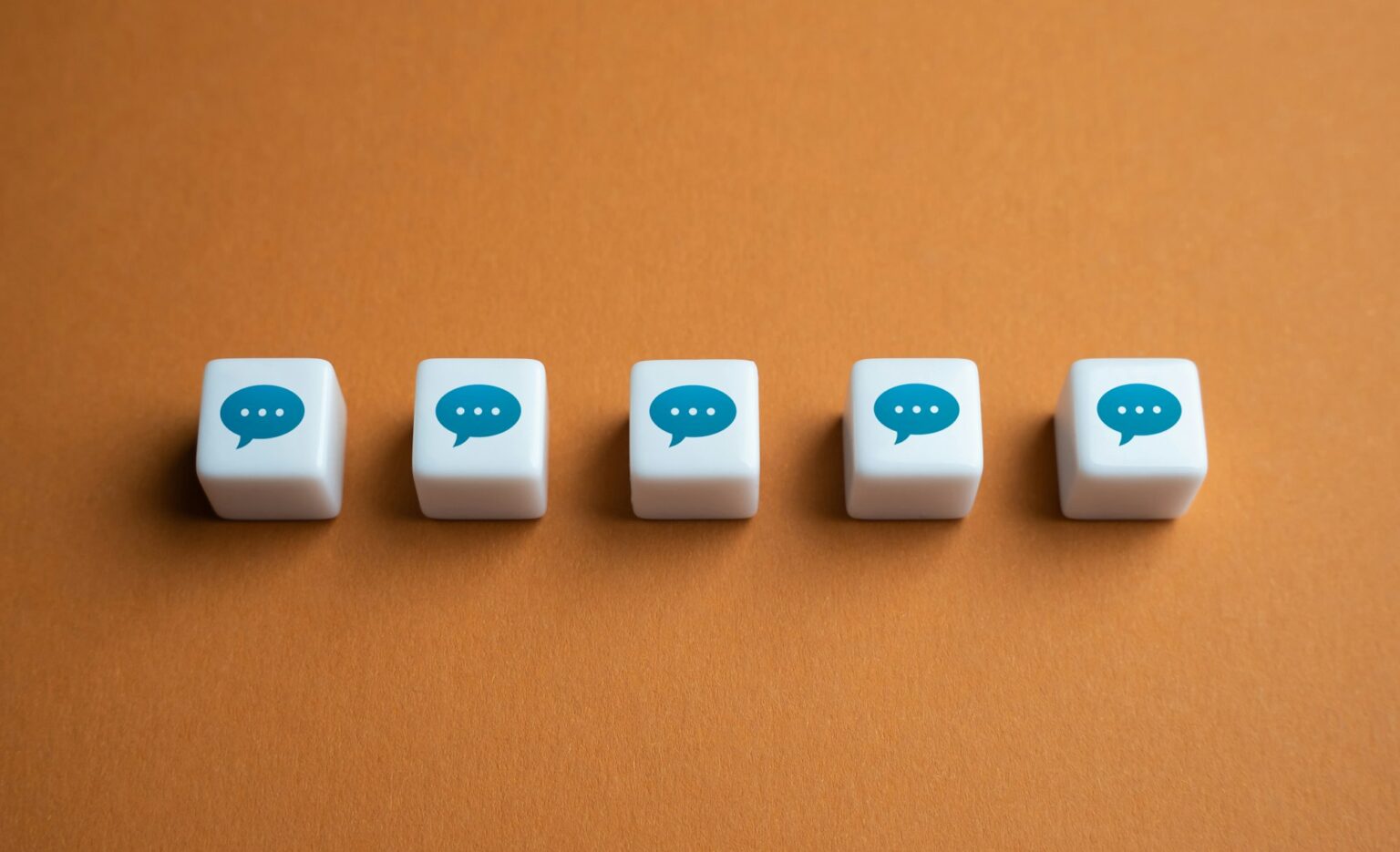 L’Impact Insoupçonné des Commentaires HTML sur le SEO Comments and opinions. Commenting. Survey and feedbacks.