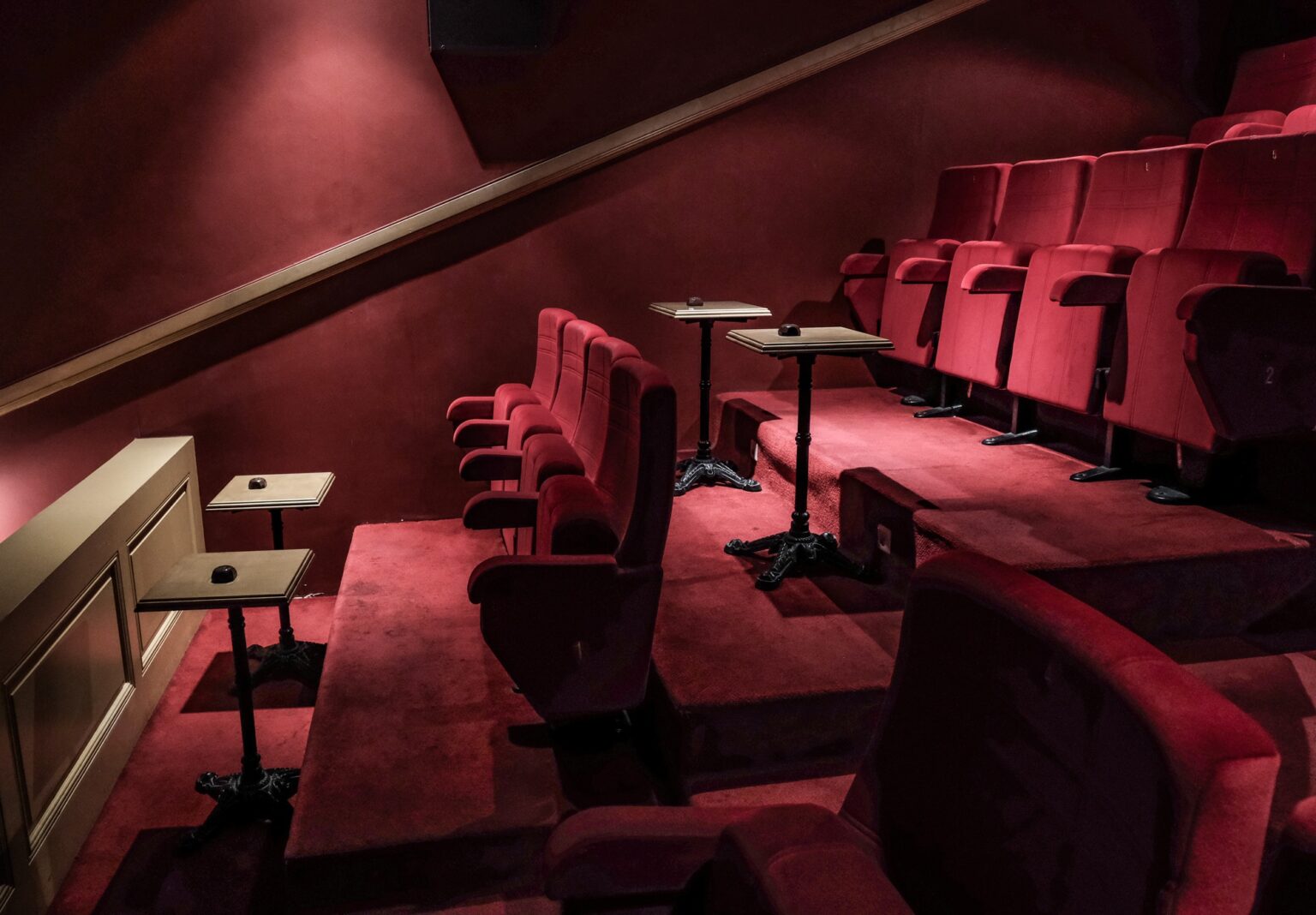 World War Z 2 : une suite avec Brad Pitt en préparation ? Old cinema in Amsterdam