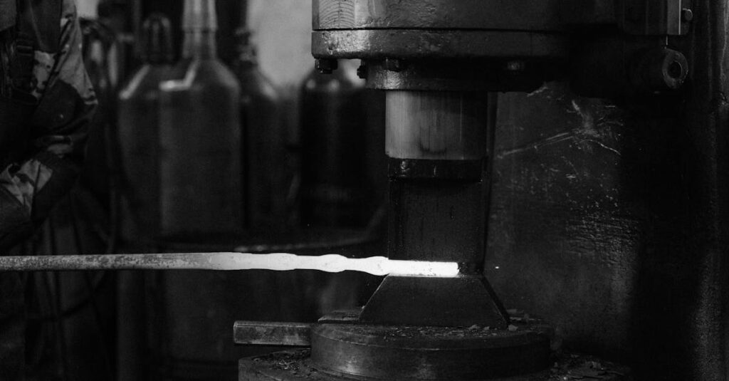 découvrez le smishing, une forme de fraude par sms qui utilise des messages trompeurs pour voler vos informations personnelles. apprenez à reconnaître ces arnaques et à protéger vos données des cybercriminels.