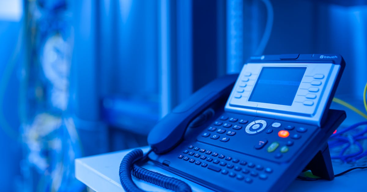 découvrez le protocole tcp/ip, la pierre angulaire des communications sur internet. apprenez son fonctionnement, son architecture en couches, et comment il facilite l'échange de données entre ordinateurs. simplifiez votre compréhension des réseaux informatiques grâce à notre guide complet.