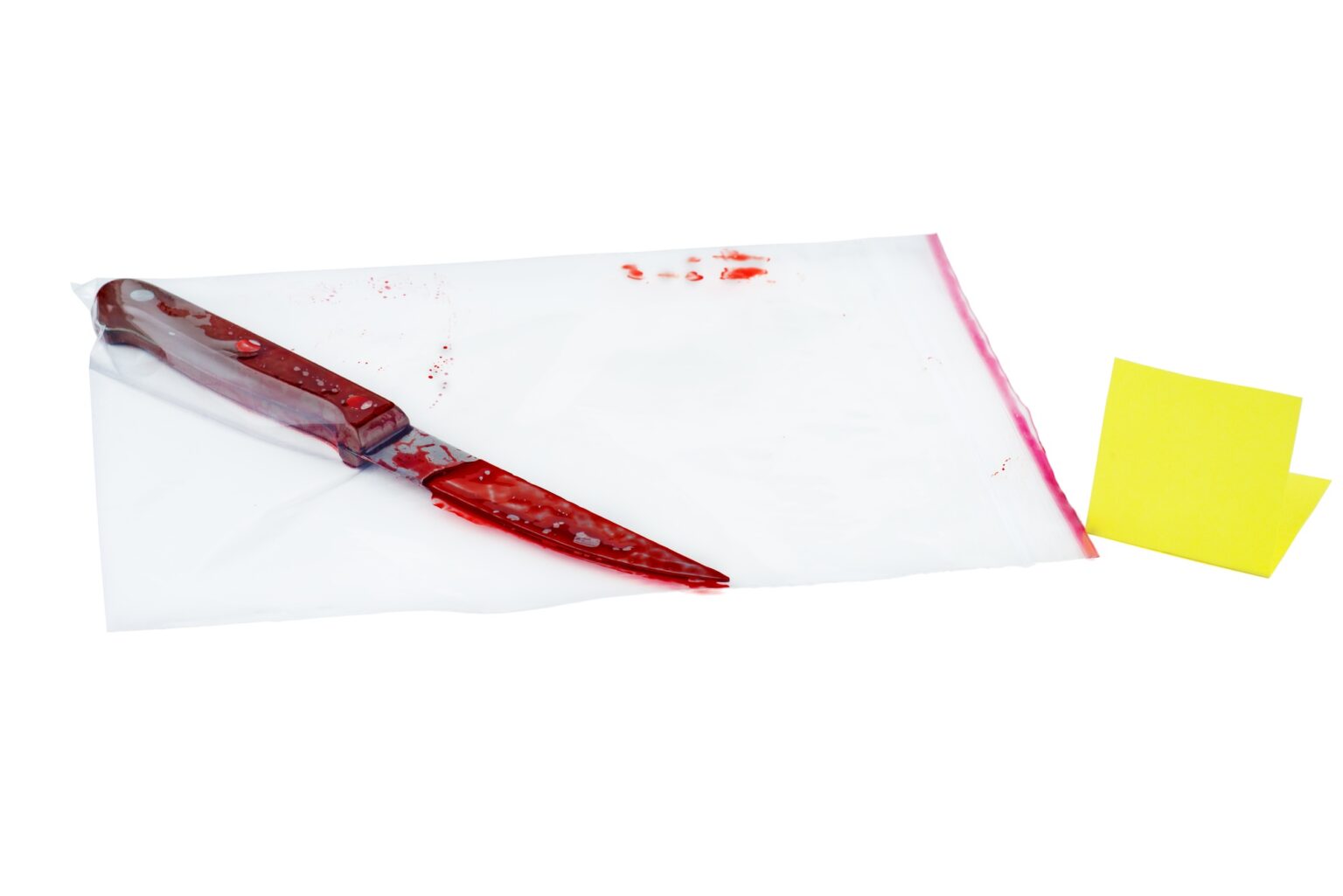 armes : la raison troublante pour laquelle zach cregger vous refuse une conclusion à la fin Kitchen knife covered with blood in plastic zip-lock packet isolated on white background