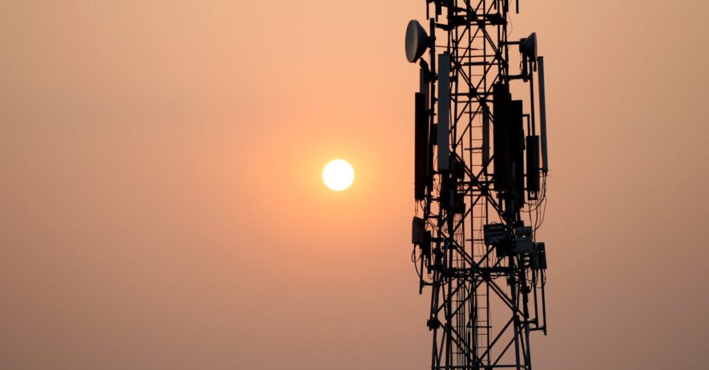 découverte des réseaux sans fil : leurs types et leurs caractéristiques découvrez tout sur les réseaux sans fil : définition, technologie, avantages et inconvénients. apprenez à optimiser votre connexion wi-fi et à sécuriser votre réseau pour une utilisation optimale.