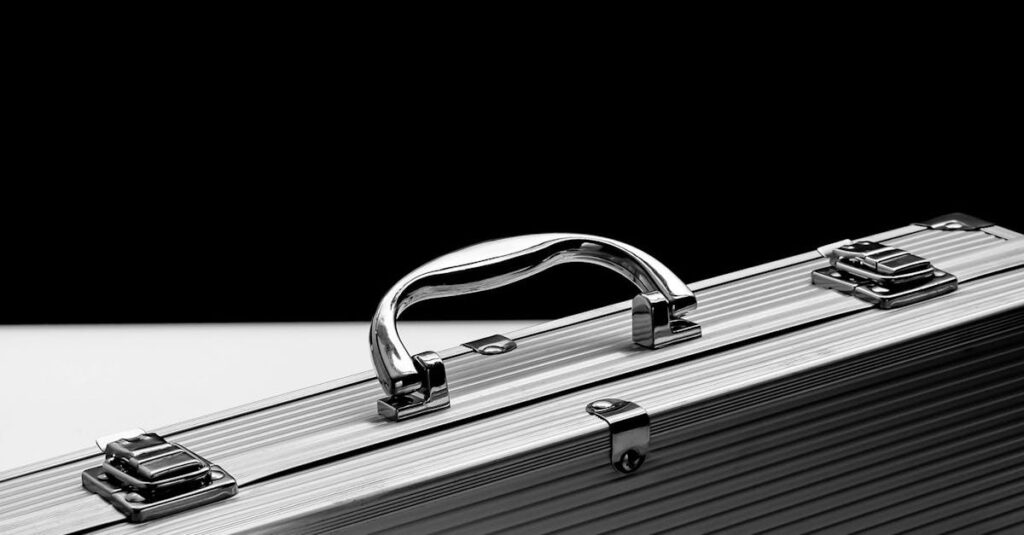 qu’est-ce qu’un broker de sécurité d’accès au cloud (CASB) ? découvrez comment une solution casb (cloud access security broker) permet de sécuriser l'accès et l'utilisation des applications cloud dans votre entreprise, tout en assurant visibilité, contrôle et conformité.