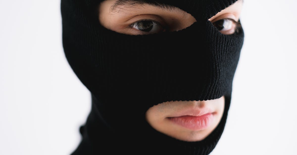 découvrez comment protéger vos données contre le credential theft (vol d'identifiants) : méthodes courantes utilisées par les cybercriminels, conséquences et mesures à adopter pour renforcer la sécurité de vos comptes en ligne.