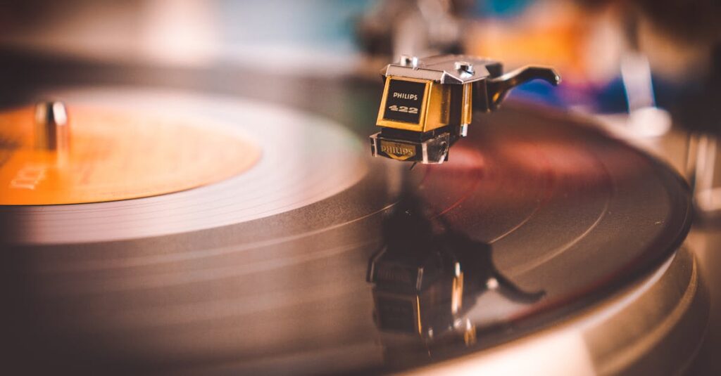 découvrez les systèmes cyber-physiques : l'intégration intelligente entre composants physiques et numériques pour optimiser l'automatisation industrielle, la sécurité et l'efficacité des processus technologiques modernes.