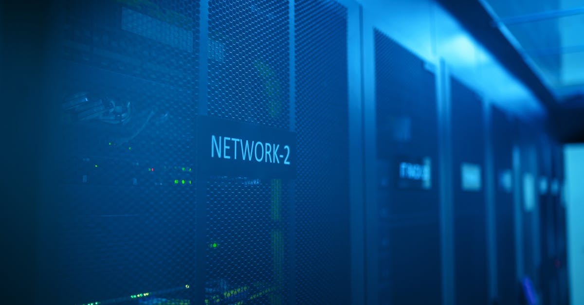découvrez ce qu'est un firewall, son rôle essentiel dans la protection de votre réseau contre les menaces et comment choisir la solution adaptée à vos besoins en sécurité informatique.