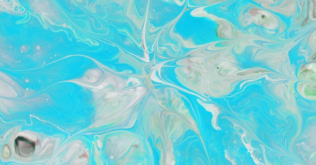 découvrez le pare-feu hybride : une solution de sécurité réseau combinant les avantages des pare-feux traditionnels et de nouvelle génération pour protéger efficacement vos données contre les menaces internes et externes.