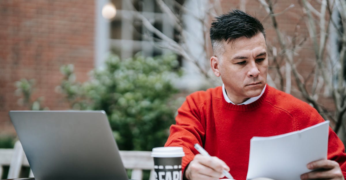 découvrez comment le privileged access management (pam) protège votre entreprise contre les cybermenaces en sécurisant et en contrôlant les accès privilégiés aux systèmes critiques.